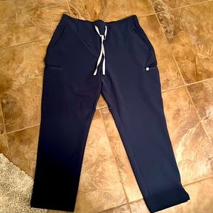 Figs evans scrub pants. Dark harbour. Petite X-Large.